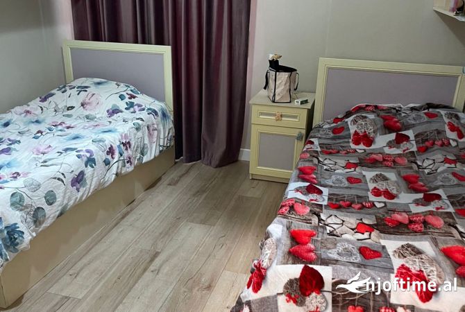 Shtepi me qera Apartament ne Tirane, 3+1, Mobilimi E mobiluar, Pagesa 900  Euro.