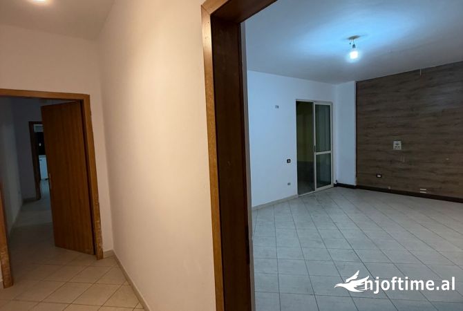 Shtepi ne shitje 2+1 ne Tirane - 175,000 Euro