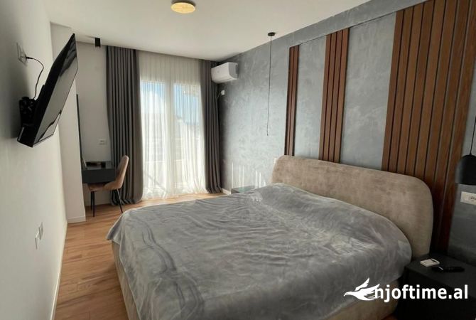 Shtepi ne shitje Apartament ne Vlore, 2+1, Mobilimi E mobiluar, Pagesa 142,000  Euro.
