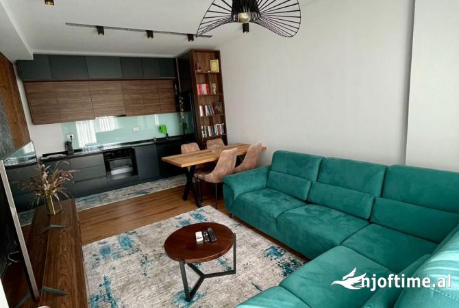 Shtepi ne shitje Apartament ne Vlore, 2+1, Mobilimi E mobiluar, Pagesa 142,000  Euro.