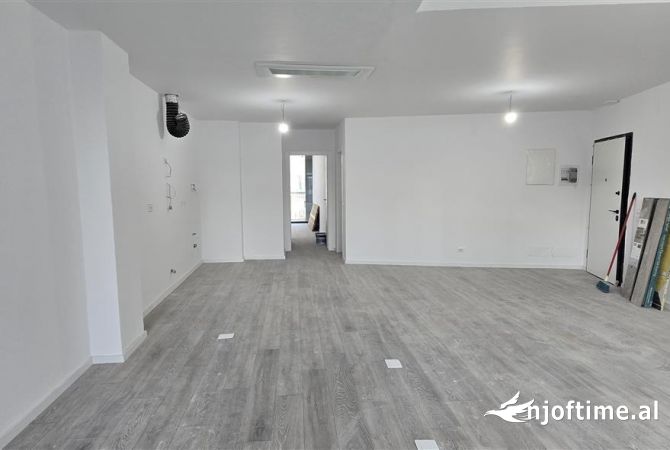 Shtepi me qera 2+1 ne Tirane - 1,300 Euro
