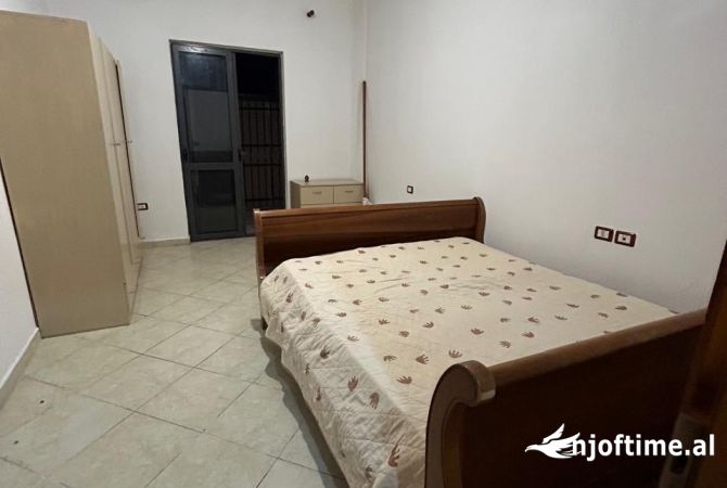 Shtepi me qera Apartament ne Tirane, 2+1, Mobilimi E mobiluar, Pagesa 48,000  Leke.
