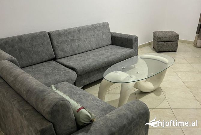 Shtepi me qera 2+1 ne Tirane - 48,000 Leke