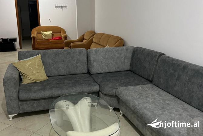 Shtepi me qera 2+1 ne Tirane - 48,000 Leke