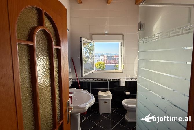 Shtepi me qera 4+1 ne Tirane - 1,500 Euro