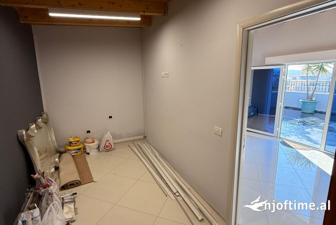 Shtepi me qera 4+1 ne Tirane - 1,500 Euro