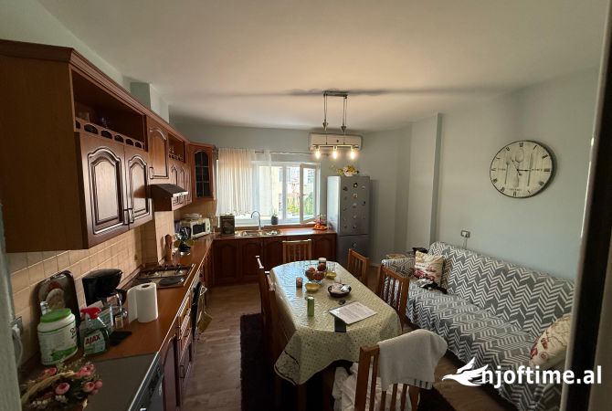 Shtepi ne shitje 3+1 ne Tirane - 195,000 Euro