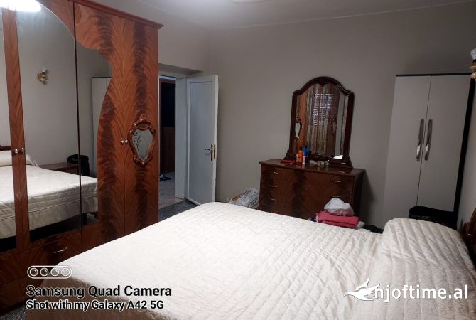 Shtepi me qera Apartament ne Tirane, 2+1, Mobilimi E mobiluar, Pagesa 500  Euro.