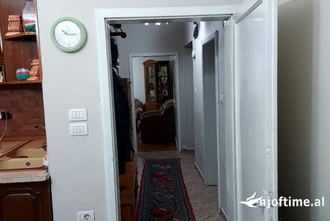 Shtepi me qera Apartament ne Tirane, 2+1, Mobilimi E mobiluar, Pagesa 500  Euro.