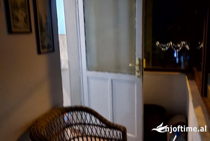 Shtepi me qera Apartament ne Tirane, 2+1, Mobilimi E mobiluar, Pagesa 500  Euro.