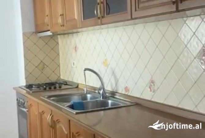 Shtepi me qera 2+1 ne Tirane - 38,000 Leke