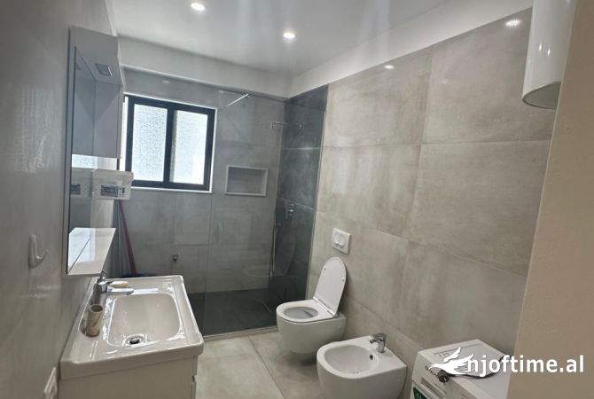 Shtepi me qera Apartament ne Tirane, 2+1, Mobilimi E mobiluar, Pagesa 50,000  Leke.