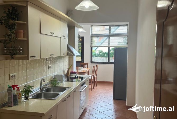 Shtepi me qera 2+1 ne Tirane - 50,000 Leke