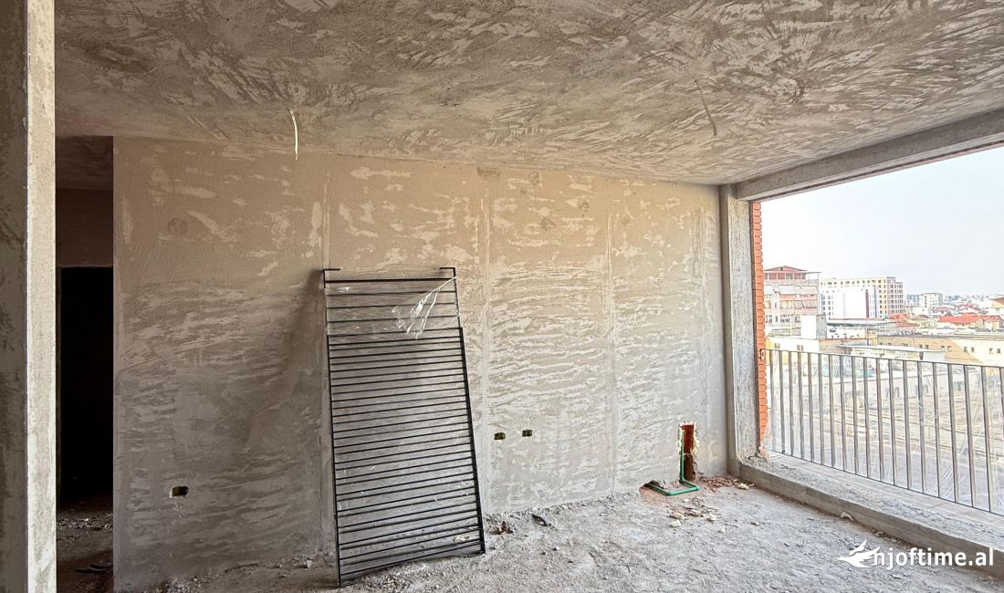 Shtepi ne shitje Apartament ne Tirane, 1+1, Mobilimi Bosh, pa mobiluar, Pagesa 149,500  Euro.