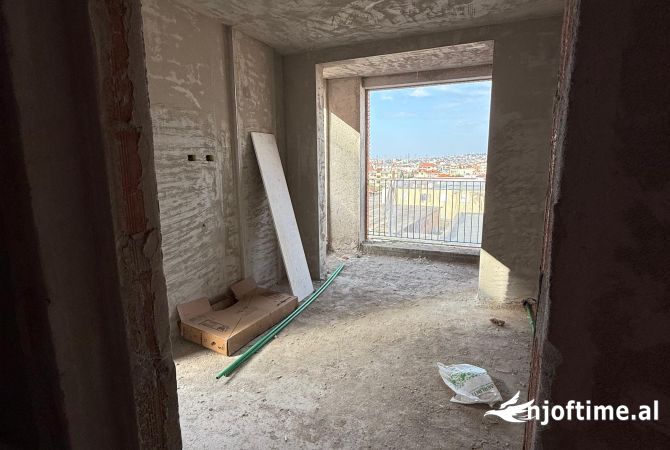 Shtepi ne shitje Apartament ne Tirane, 1+1, Mobilimi Bosh, pa mobiluar, Pagesa 149,500  Euro.