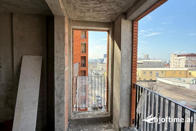 Shtepi ne shitje Apartament ne Tirane, 1+1, Mobilimi Bosh, pa mobiluar, Pagesa 149,500  Euro.