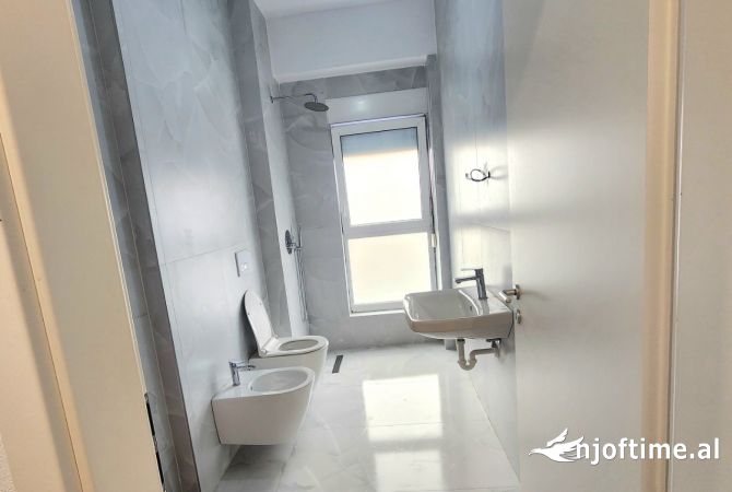 Shtepi me qera 1+1 ne Tirane - 45,000 Leke
