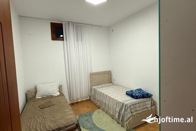 Shtepi me qera 2+1 ne Tirane - 400 Euro