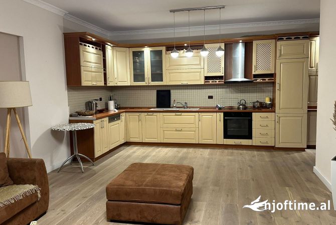 Shtepi ne shitje 2+1 ne Tirane - 250,000 Euro