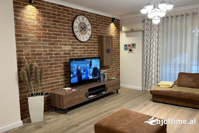 Shtepi ne shitje 2+1 ne Tirane - 250,000 Euro