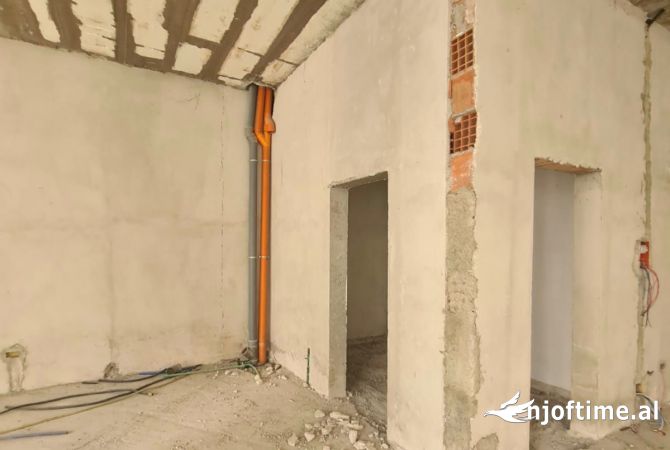 Ambjent biznesi ne shitje 1+1 ne Tirane - 198,000 Euro