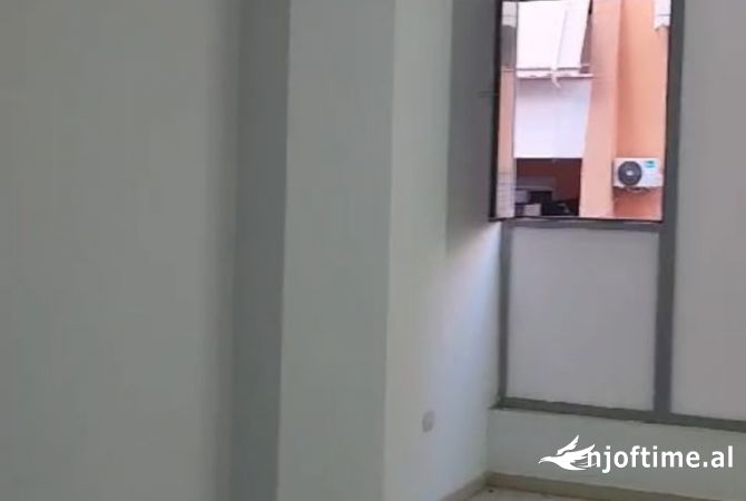 Ambient biznesi me qera 1+1 ne Tirane - 600 Euro
