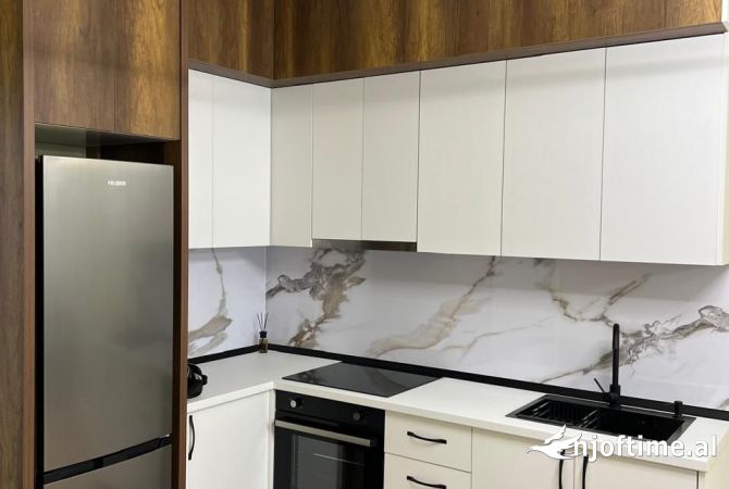 Shtepi ne shitje Apartament ne Tirane, 2+1, Mobilimi E mobiluar, Pagesa 126,000  Euro.