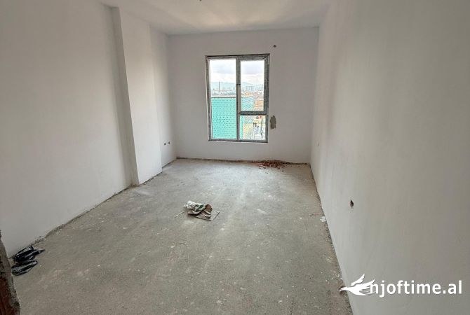 Shtepi ne shitje Apartament ne Tirane, 2+1, Mobilimi Bosh, pa mobiluar, Pagesa 107,500  Euro.