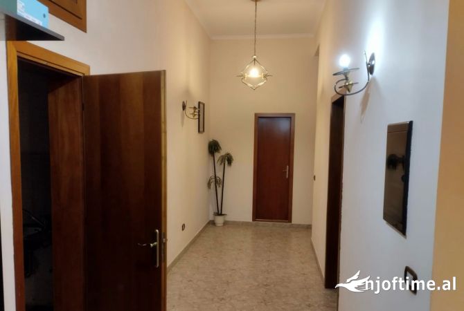 Shtepi me qera 3+1 ne Tirane - 600 Euro