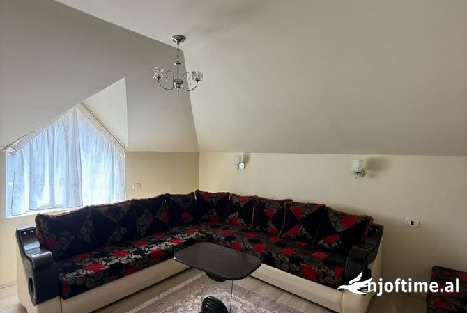 Shtepi me qera Apartament ne Tirane, 3+1, Mobilimi E mobiluar, Pagesa 450  Euro.