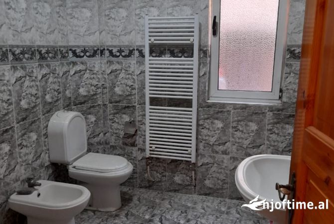 Shtepi me qera 2+1 ne Tirane - 48,000 Leke
