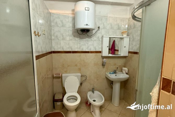 Shtepi me qera Apartament ne Tirane, 2+1, Mobilimi E mobiluar, Pagesa 650  Euro.