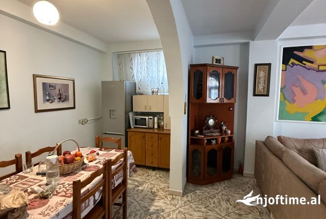 Shtepi me qera 2+1 ne Tirane - 650 Euro