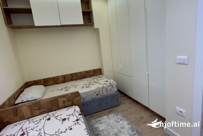 Shtepi me qera Apartament ne Tirane, 2+1, Mobilimi E mobiluar, Pagesa 600  Euro.
