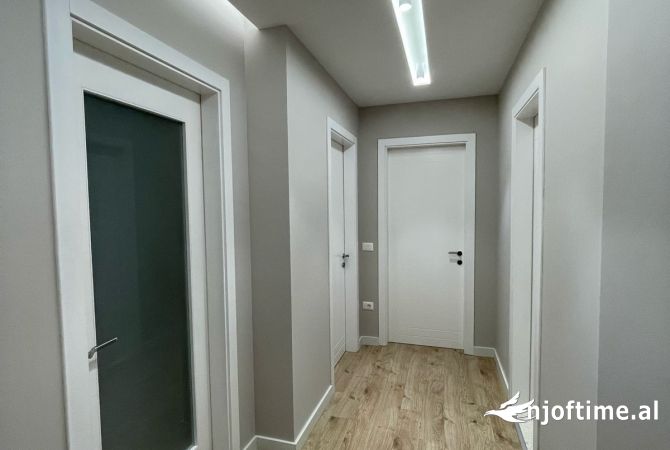 Shtepi me qera Apartament ne Tirane, 2+1, Mobilimi E mobiluar, Pagesa 600  Euro.
