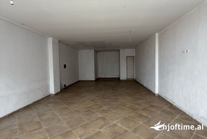 Ambient biznesi ne shitje 1+1 ne Tirane - 225,000 Euro