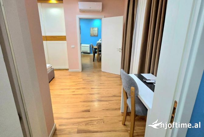 Shtepi me qera Apartament ne Tirane, 2+1, Mobilimi E mobiluar, Pagesa 700  Euro.