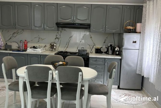 Shtepi ne shitje 2+1 ne Tirane - 180,000 Euro