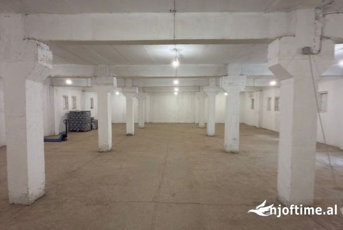 Ambient biznesi me qera 1+1 ne Tirane - 2,300 Euro