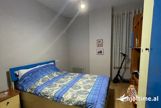 Shtepi me qera Apartament ne Tirane, 2+1, Mobilimi E mobiluar, Pagesa 450  Euro.