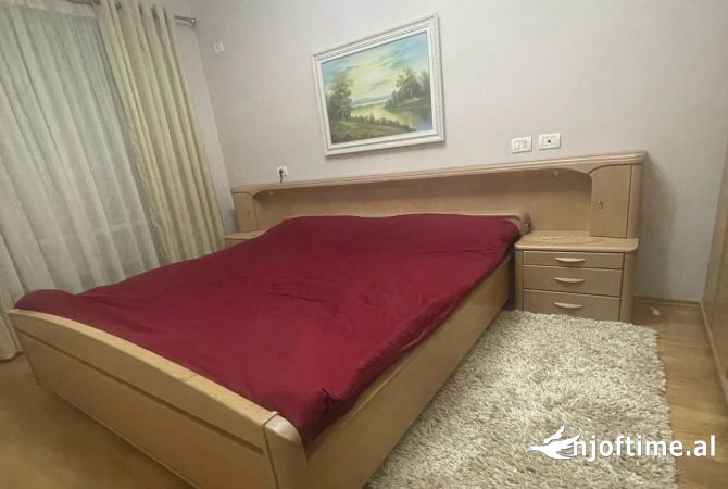 Shtepi me qera Apartament ne Tirane, 2+1, Mobilimi E mobiluar, Pagesa 450  Euro.