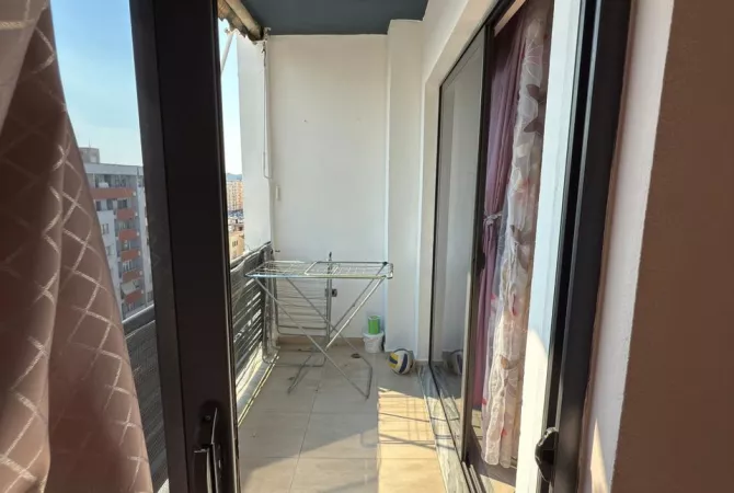 Shtepi ne shitje Apartament ne Tirane, 1+1, Mobilimi E mobiluar, Pagesa 100,000  Euro.