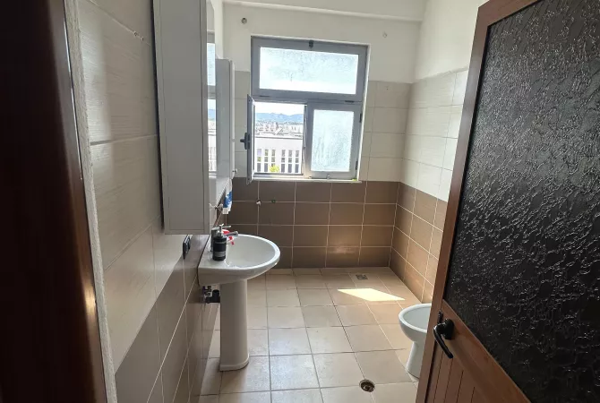 Shtepi ne shitje 2+1 ne Tirane - 9,500,000 Leke