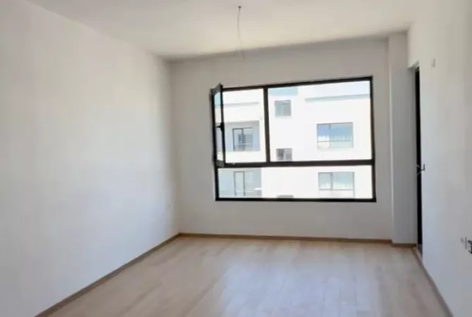 Shtepi ne shitje Apartament ne Tirane, 2+1, Mobilimi Bosh, pa mobiluar, Pagesa 76,000  Euro.