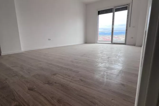 Shtepi ne shitje Apartament ne Tirane, 2+1, Mobilimi Bosh, pa mobiluar, Pagesa 100,000  Euro.
