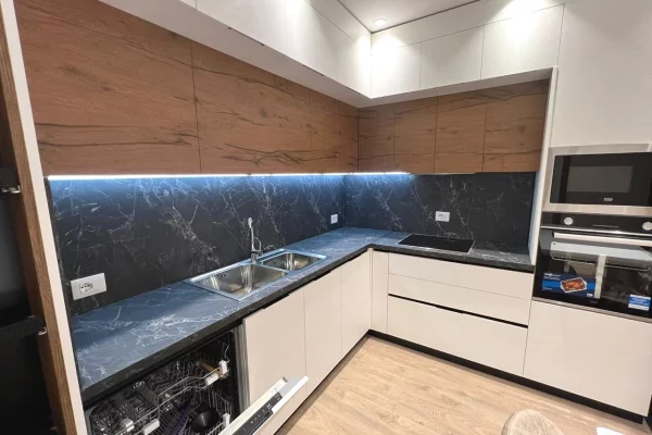 Shtepi me qera 2+1 ne Tirane - 1,100 Euro