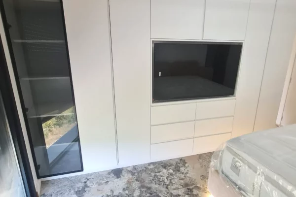 Shtepi me qera 1+1 ne Tirane - 1,200 Euro