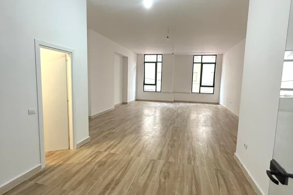 Business Property for Rent 1+1 in Tirana - 1,500 Euro