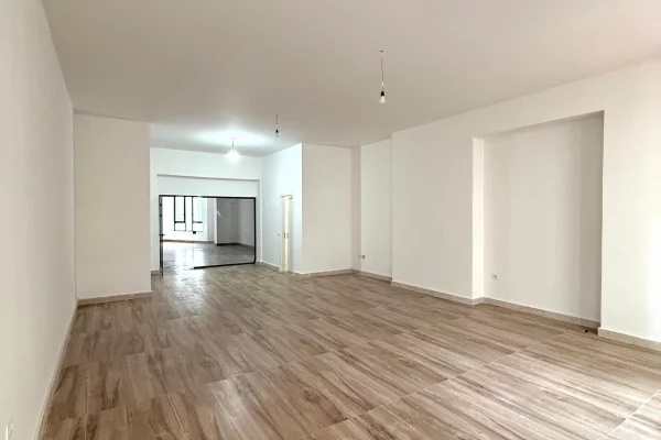 Business Property for Rent 1+1 in Tirana - 1,500 Euro