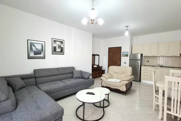 Shtepi me qera 2+1 ne Tirane - 50,000 Leke